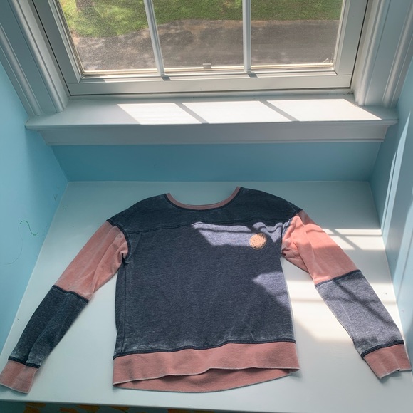RIPCURL crewneck sweatshirt!! SIZE XS - Picture 2 of 6